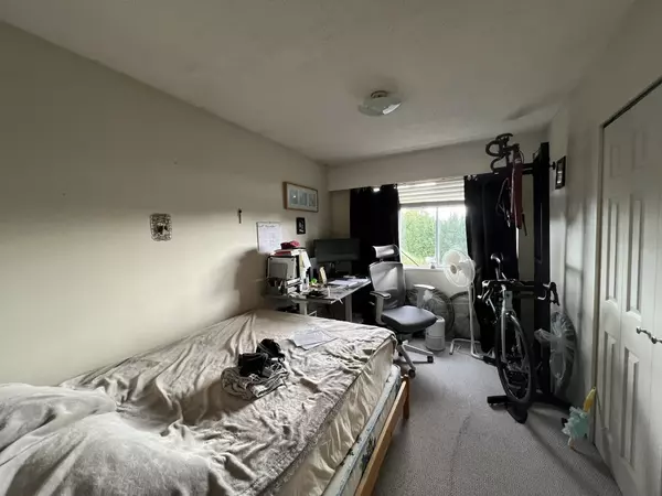 Burnaby, BC V3N 2M8,7290 11th AVE