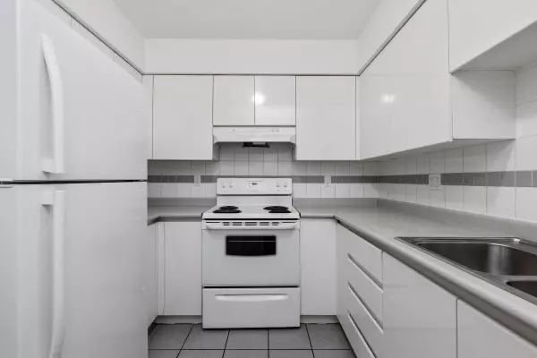 Burnaby, BC V3N 4Y7,9603 Manchester DR #505