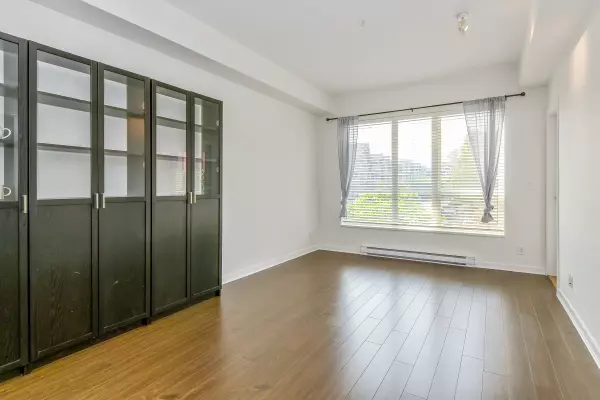 Surrey, BC V4N 6J8,6450 194 ST #306