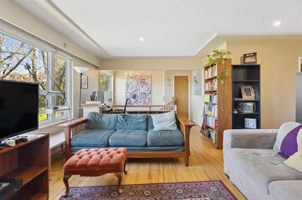 Vancouver, BC V5M 2Y2,2884 E 22nd AVE