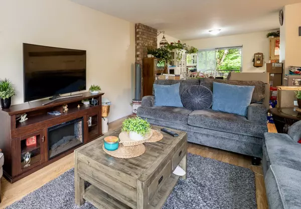 Surrey, BC V3S 7K9,6015 195a ST