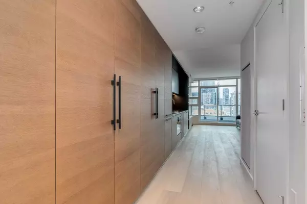 1289 Hornby Street #2306 Vancouver, BC V6Z 0G7