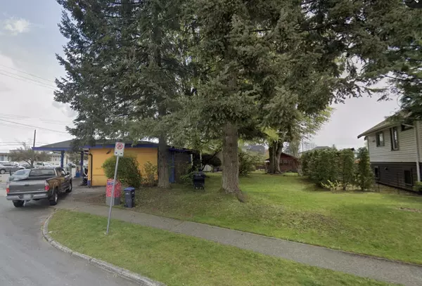 New Westminster, BC V3M 3T2,916 Eighth ST