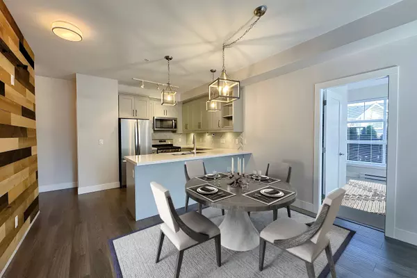 Surrey, BC V4P 0G7,14605 Mcdougall DR #101