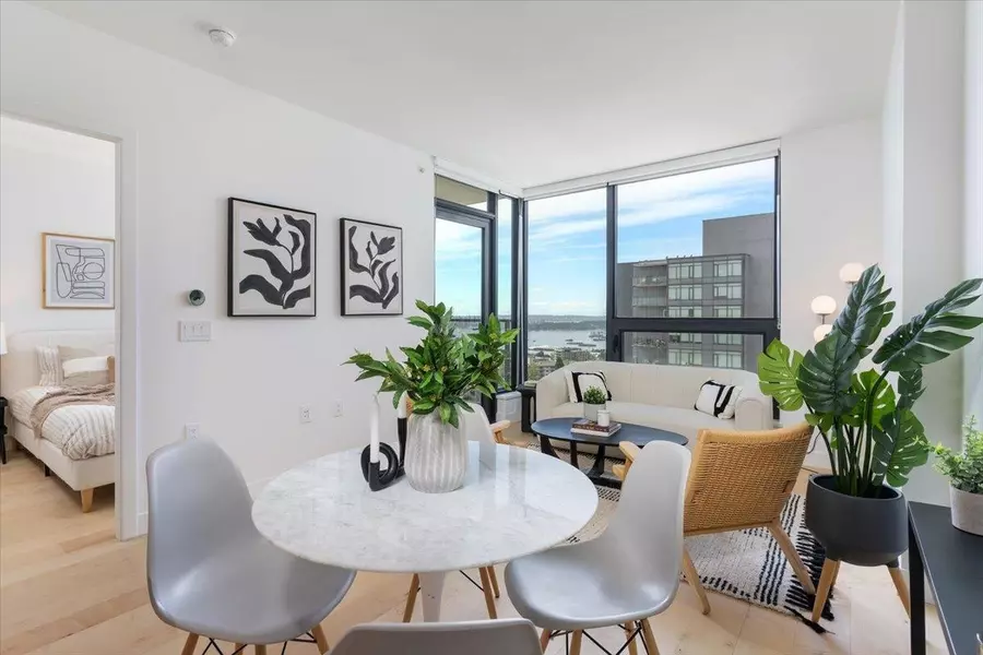 135 E 13th ST #1104, North Vancouver, BC V7L 0J8