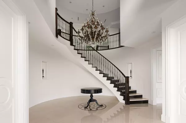 West Vancouver, BC V7S 2C8,1095 Millstream RD