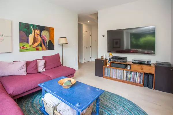 Vancouver, BC V6E 1K5,1152 Comox ST #2