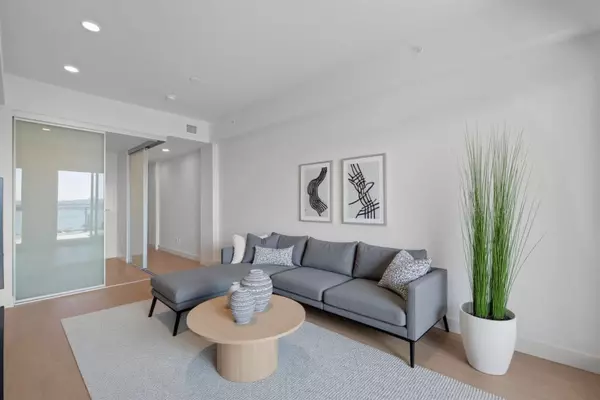 North Vancouver, BC V7L 1G2,422 E 3rd ST #655