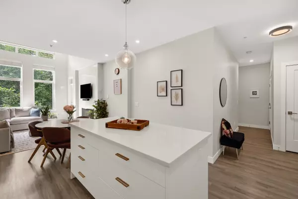 Surrey, BC V3Z 1H3,15436 31 AVE #403