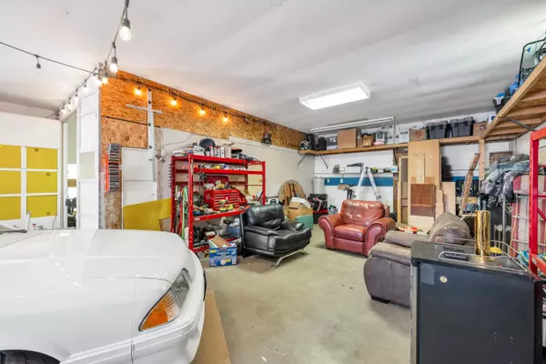 Maple Ridge, BC V2X 3G1,21089 Dewdney Trunk RD