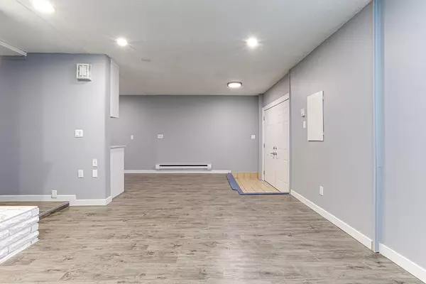 Burnaby, BC V5A 2P9,809 Duthie AVE