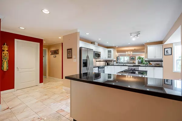North Vancouver, BC V7G 2S2,1500 Ostler CT #507