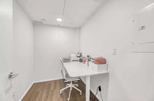 3809 Evergreen PL #4010 Burnaby, BC V3J 0M1