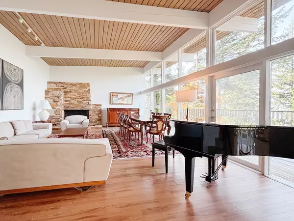 West Vancouver, BC V7W 1Z3,6253 St Georges CRES