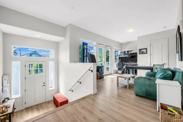 Maple Ridge, BC V2W 1Z8,11004 Harris DR