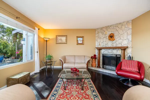 Coquitlam, BC V3K 2S9,1135 Vanier AVE