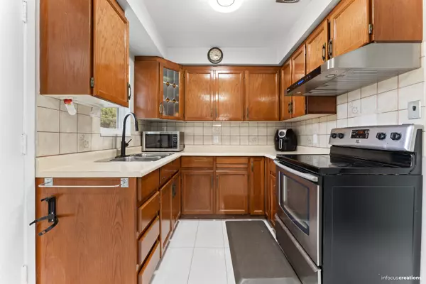 Maple Ridge, BC V2X 3B7,21957 Acadia ST