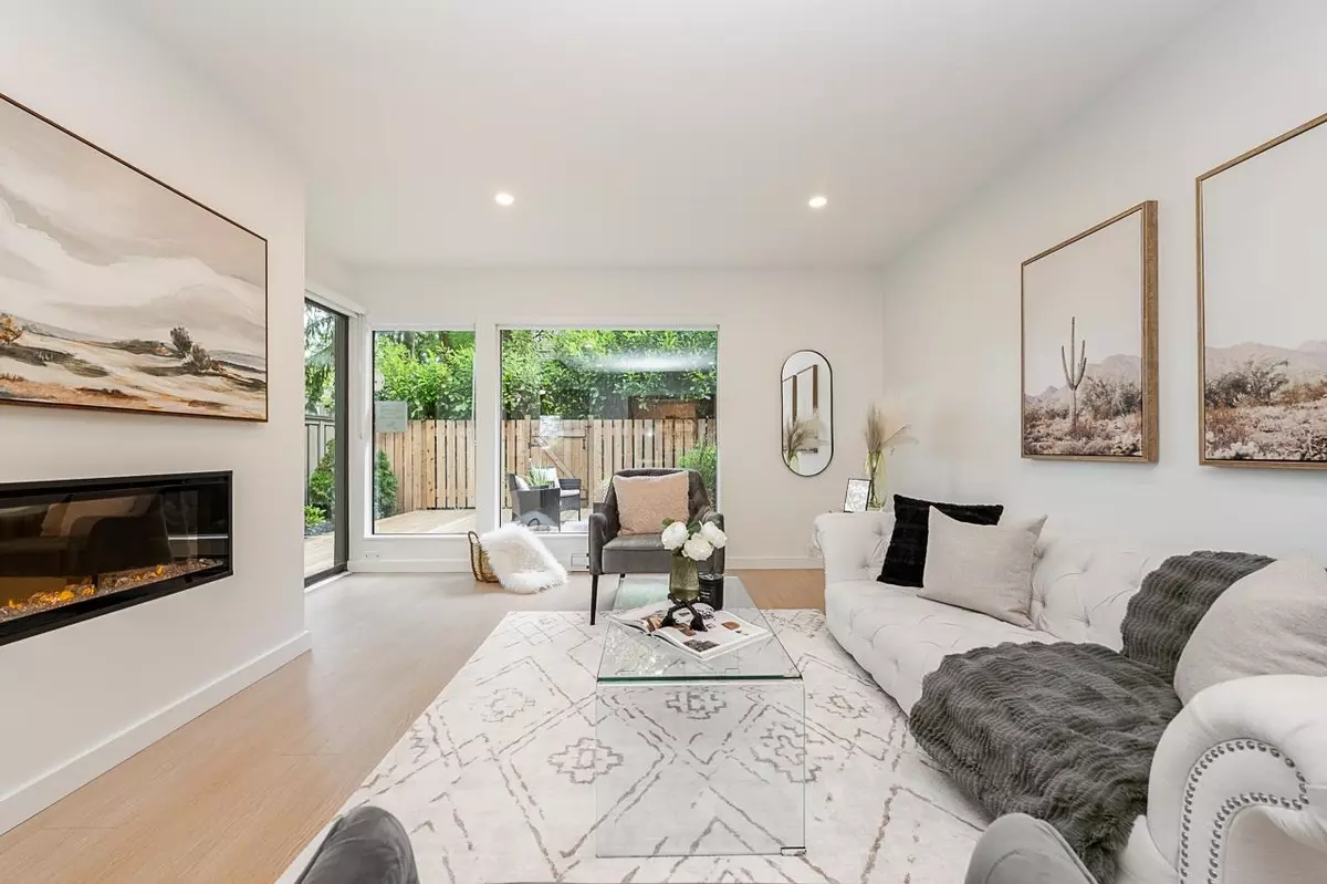 Burnaby, BC V5E 4B7,5853 Mayview CIR