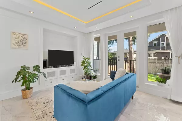 Vancouver, BC V6L 1A2,2848 W 17th AVE