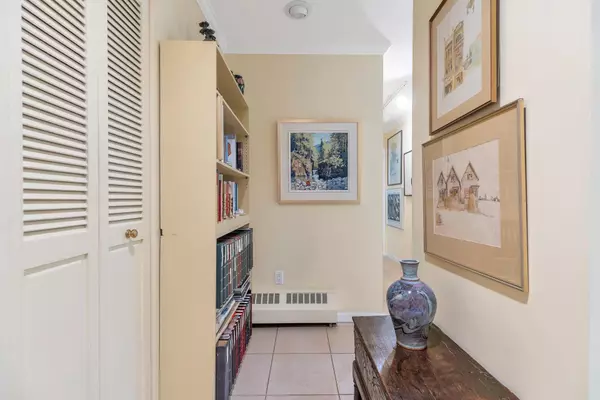 West Vancouver, BC V7T 1L5,235 Keith RD #208