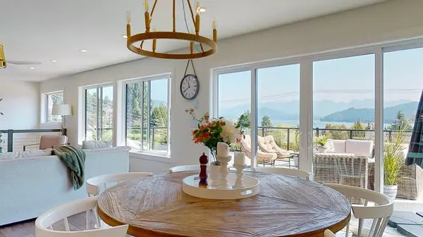 405 S Fletcher RD Gibsons, BC V0N 1V0