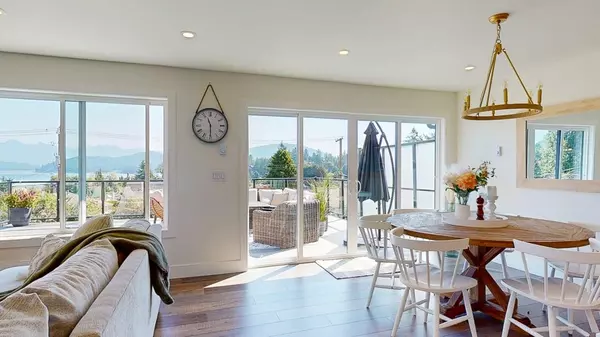 405 S Fletcher RD Gibsons, BC V0N 1V0