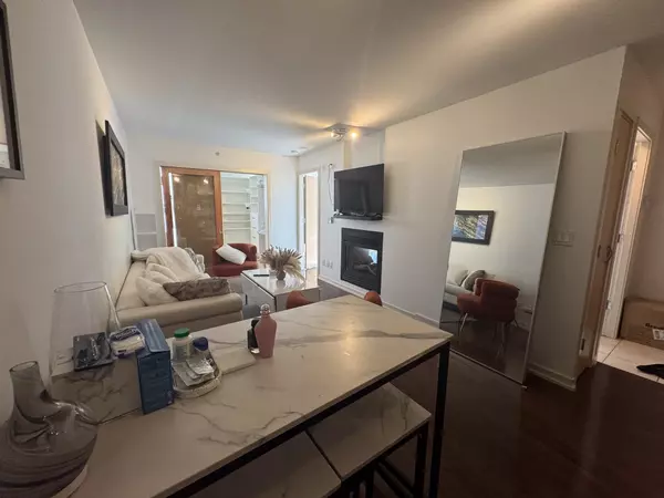 Vancouver, BC V6B 1A8,969 Richards ST #1501