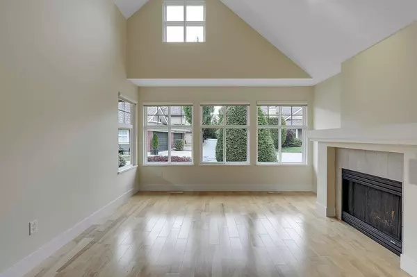 Surrey, BC V3Z 0K1,15450 Rosemary Heights CRES #19