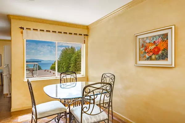 White Rock, BC V4B 2J9,14934 Thrift AVE #104