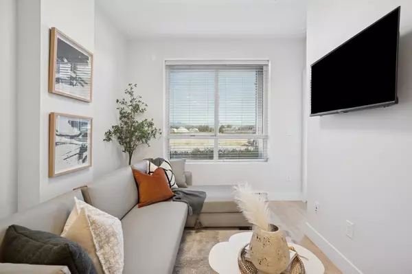 Langley, BC V3A 0P5,20360 Logan AVE #106