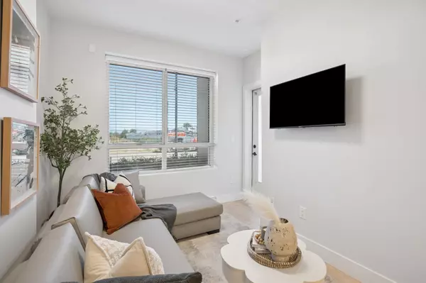 Langley, BC V3A 0P5,20360 Logan AVE #106