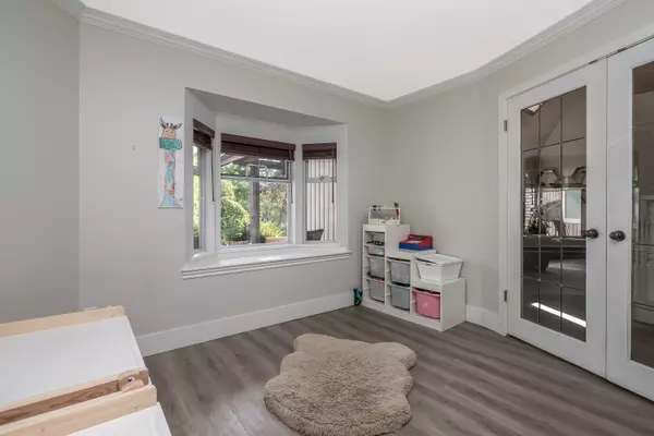 4553 66 ST Ladner, BC V4K 4Y8