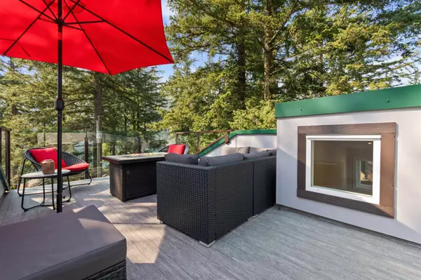 262 First AVE Cultus Lake, BC V2R 4Z4