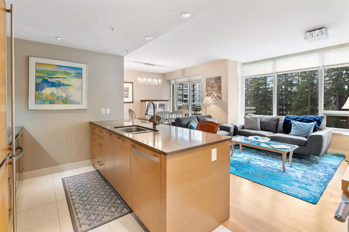 White Rock, BC V4B 0A2,1473 Johnston RD #303