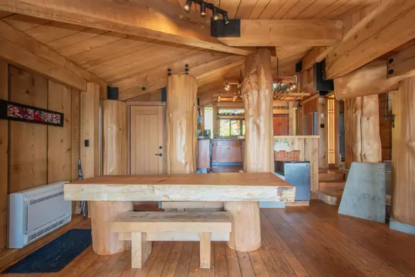 1010 Taki-Te-Si RD Gambier Island, BC V0N 1V0