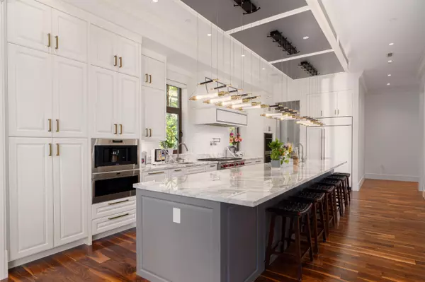 Vancouver, BC V6M 3H4,5937 Churchill ST