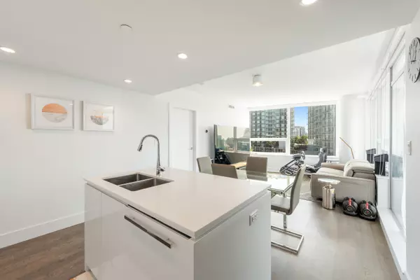 Richmond, BC V7C 0C7,5508 Hollybridge WAY #703