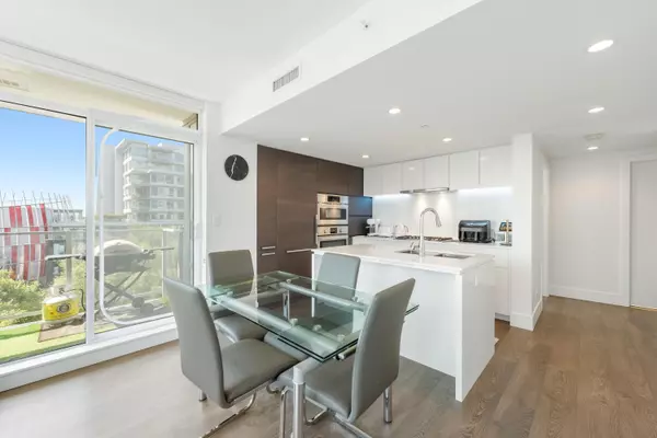 Richmond, BC V7C 0C7,5508 Hollybridge WAY #703