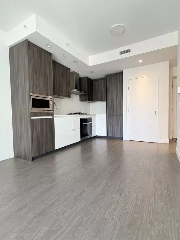 Richmond, BC V6Y 0L6,6328 No. 3 RD #1004