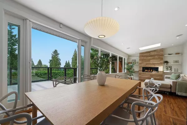 North Vancouver, BC V7R 2B6,727 Crystal CT