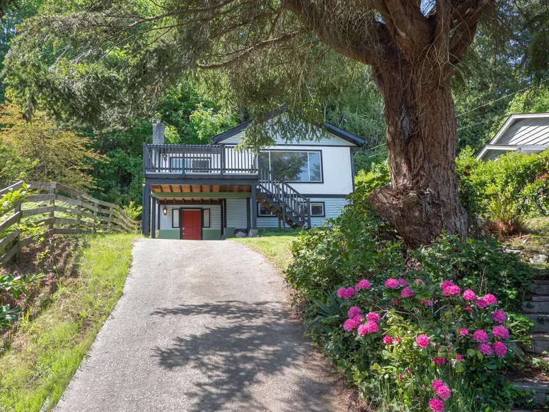 642 Gower Point RD, Gibsons, BC V0N 1V8