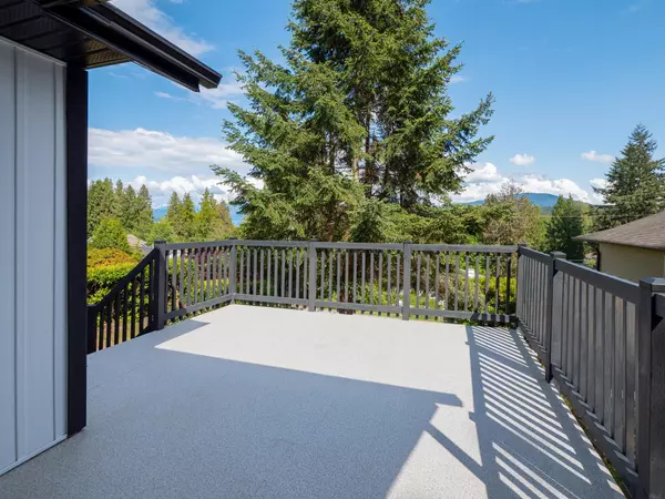 Gibsons, BC V0N 1V8,642 Gower Point RD