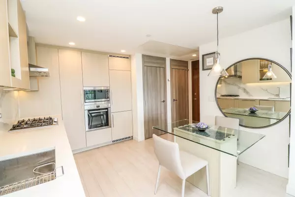 Burnaby, BC V5C 0N2,4890 Lougheed HWY #610