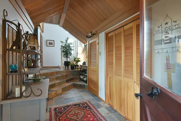 9196 Truman RD Halfmoon Bay, BC V7Z 1B5