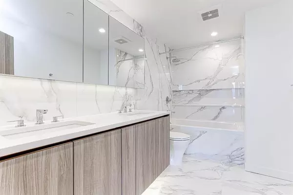 4880 Lougheed HWY #3403 Burnaby, BC V5C 0N1