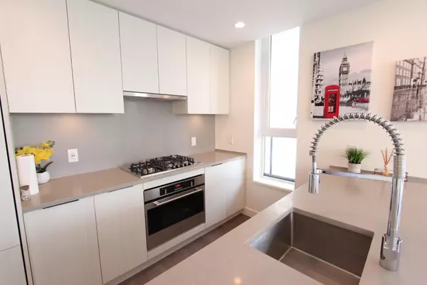 Burnaby, BC V5C 0L8,4465 Juneau ST #1401