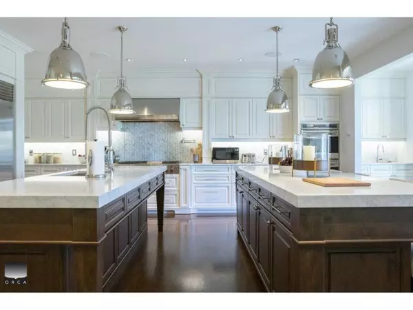 West Vancouver, BC V7V 3A6,2936 Rosebery AVE