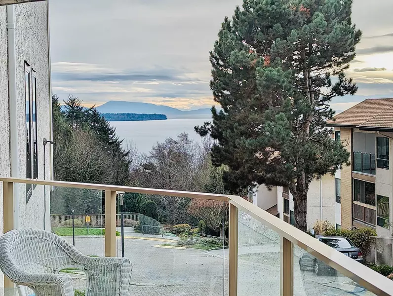 1350 Vidal ST #519, White Rock, BC V4B 5G6