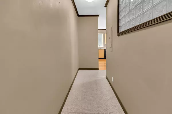 Abbotsford, BC V2S 8P9,33485 South Fraser WAY #312