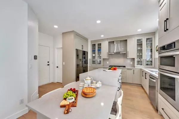Coquitlam, BC V3E 3K7,2501 Mica PL